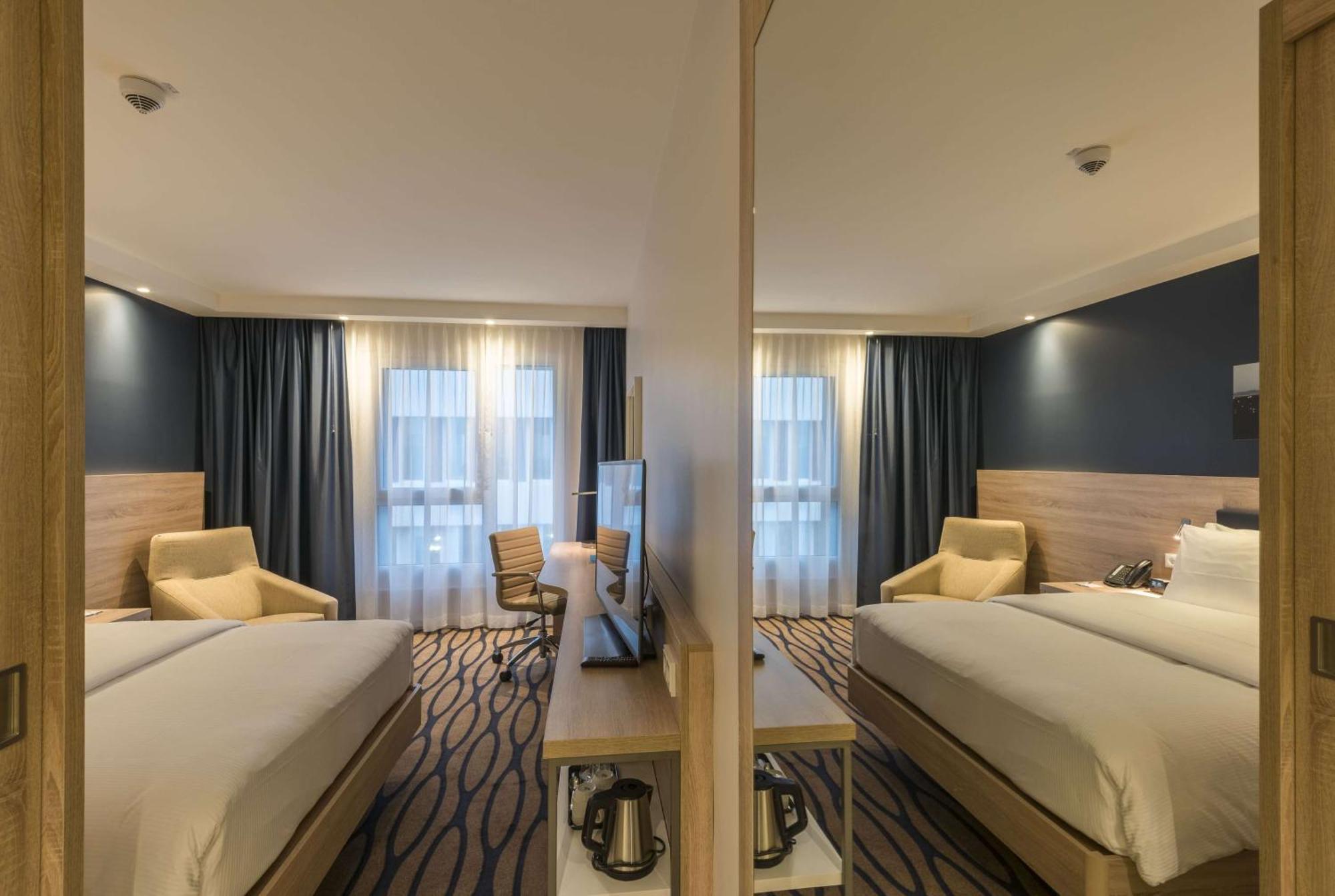 Hampton By Hilton Frankfurt Airport Hotel 3*