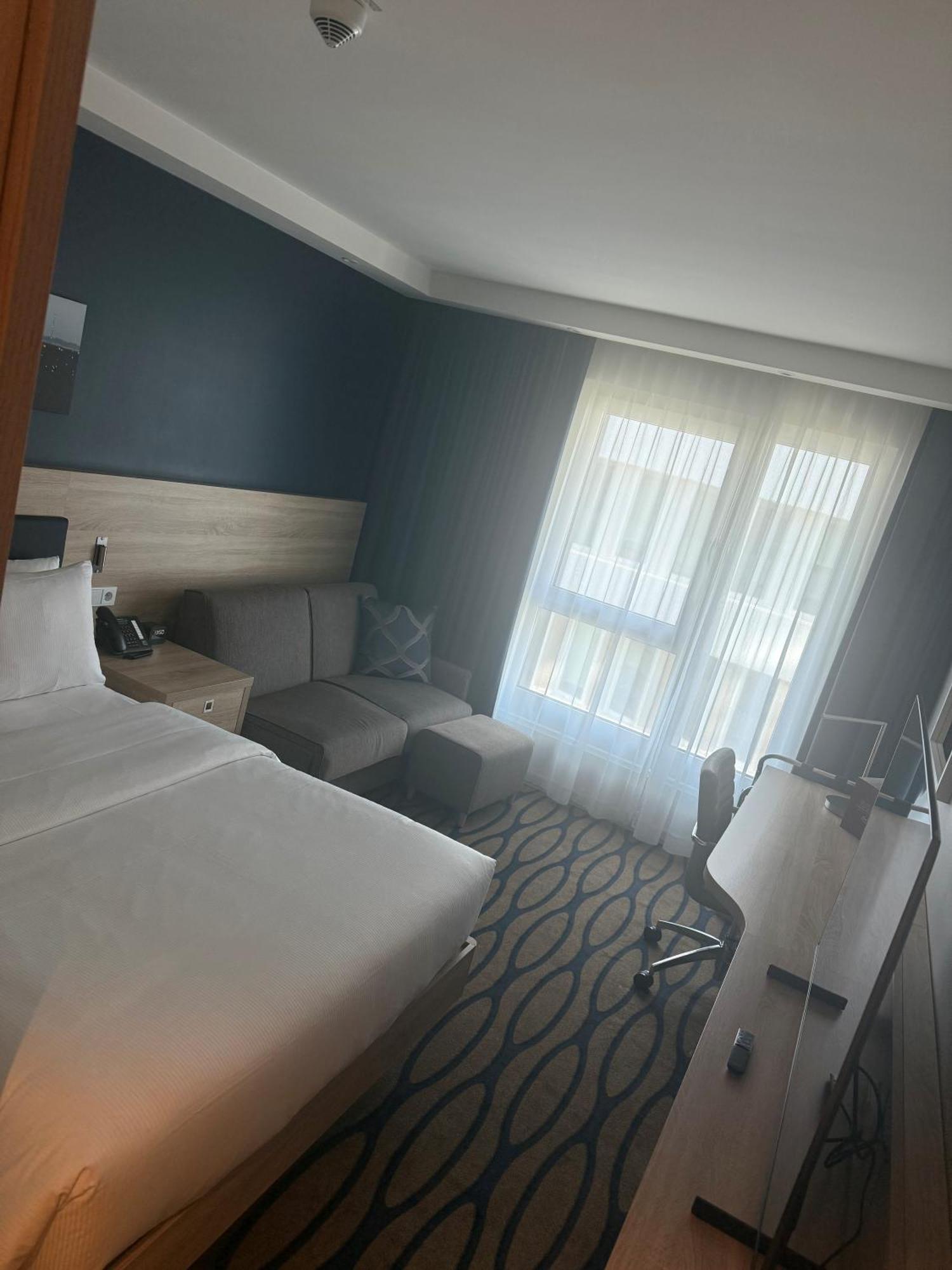 Hotel Hampton By Hilton Frankfurt Airport 3*