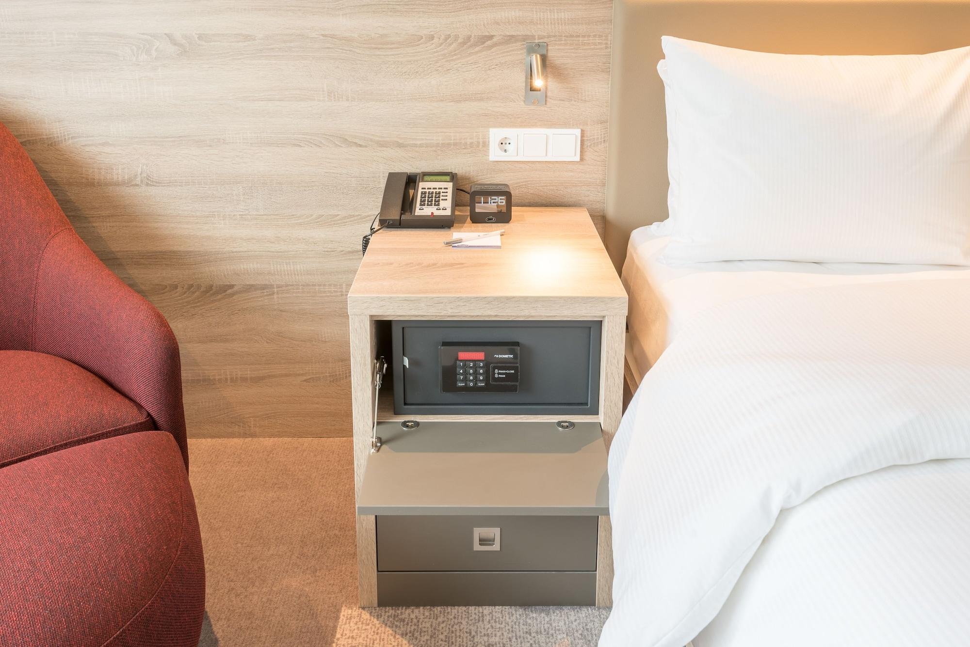 Hampton By Hilton Frankfurt Airport Hotel 3*